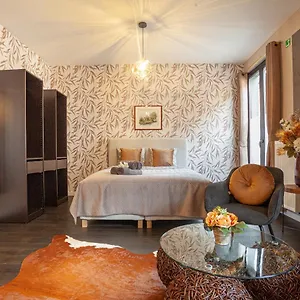 https://luxury-suites-royal.hotelsantwerp.net