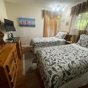 https://garden-bridge-house.richmond-hotels.com